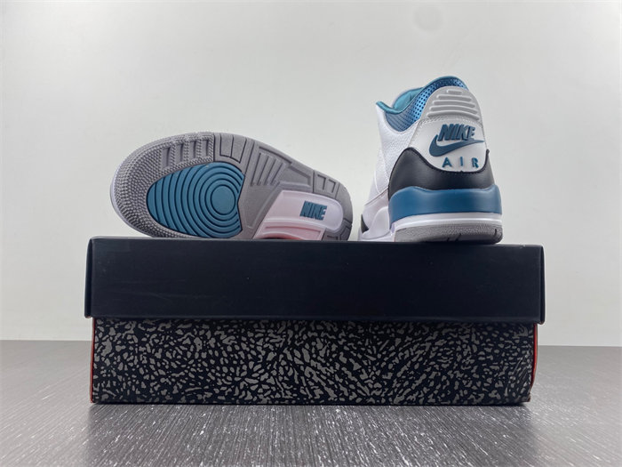Jordan 3 Retro True Blue 136064-660