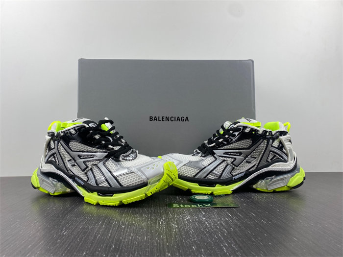 Ba*len*cia*ga -runner 677403 w3rbp 1093