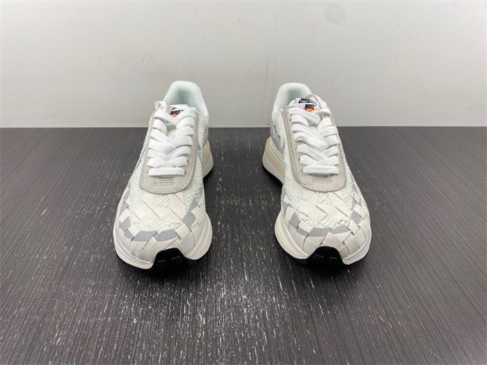 sacai x Nike Waffle Woven Green Gusto DR5209-100