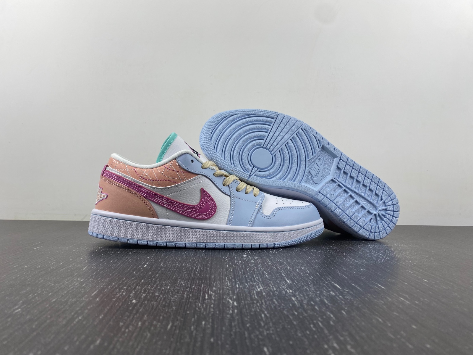 Air Jordan 1 Low SE