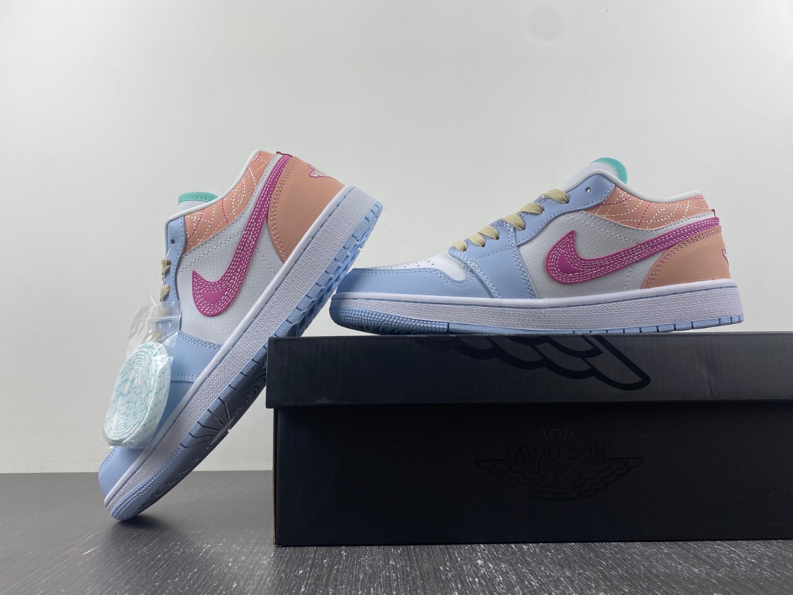 Air Jordan 1 Low SE