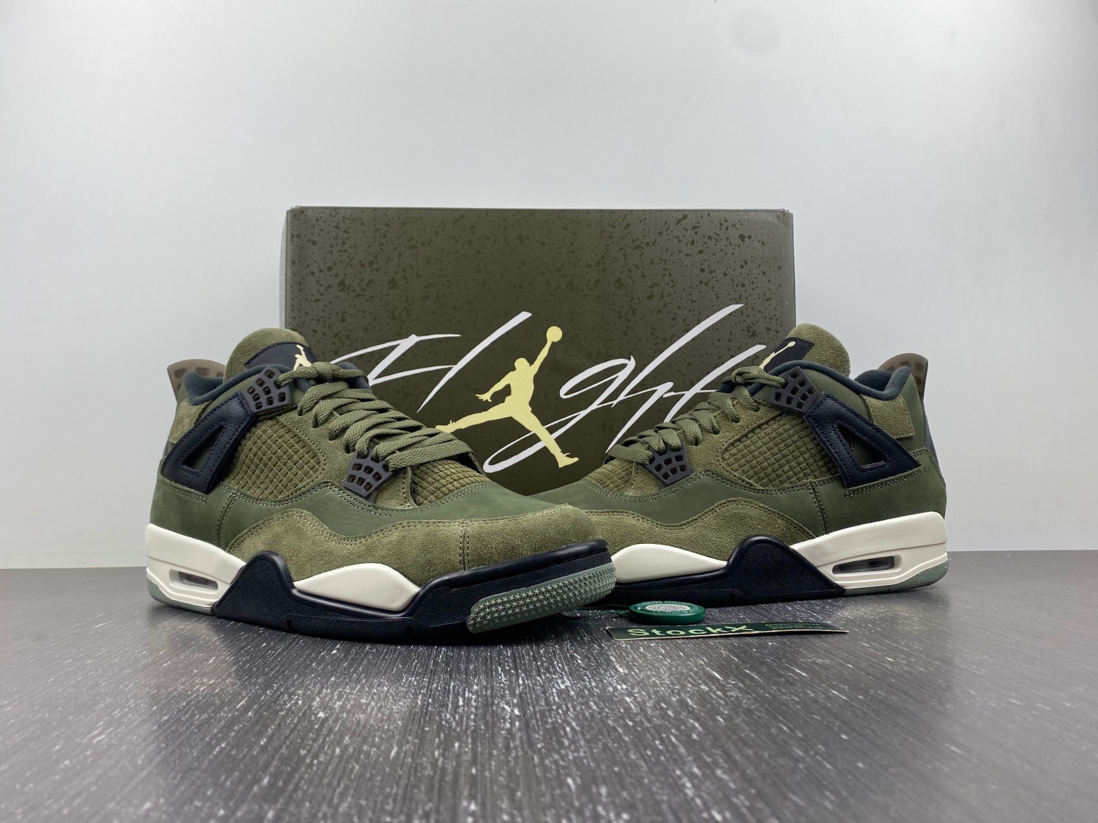 Air Jordan 4 Craft “Medium Olive”