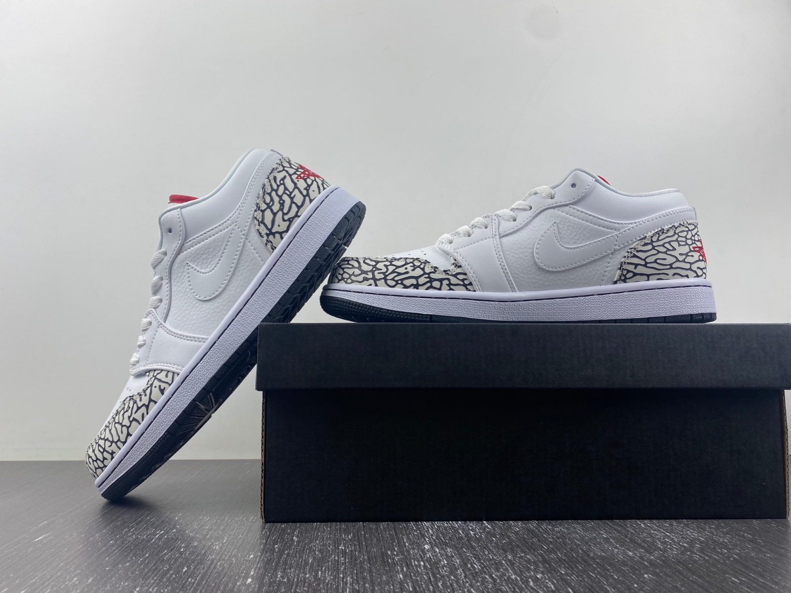 Air Jordan 1 Low Phat