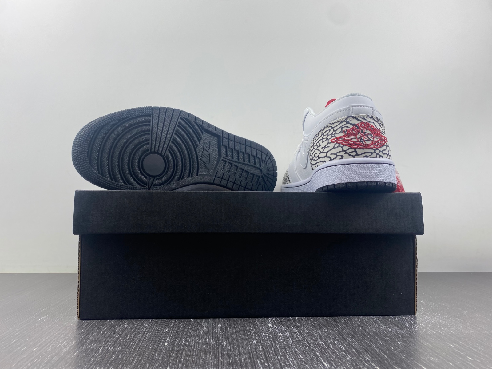 Air Jordan 1 Low Phat