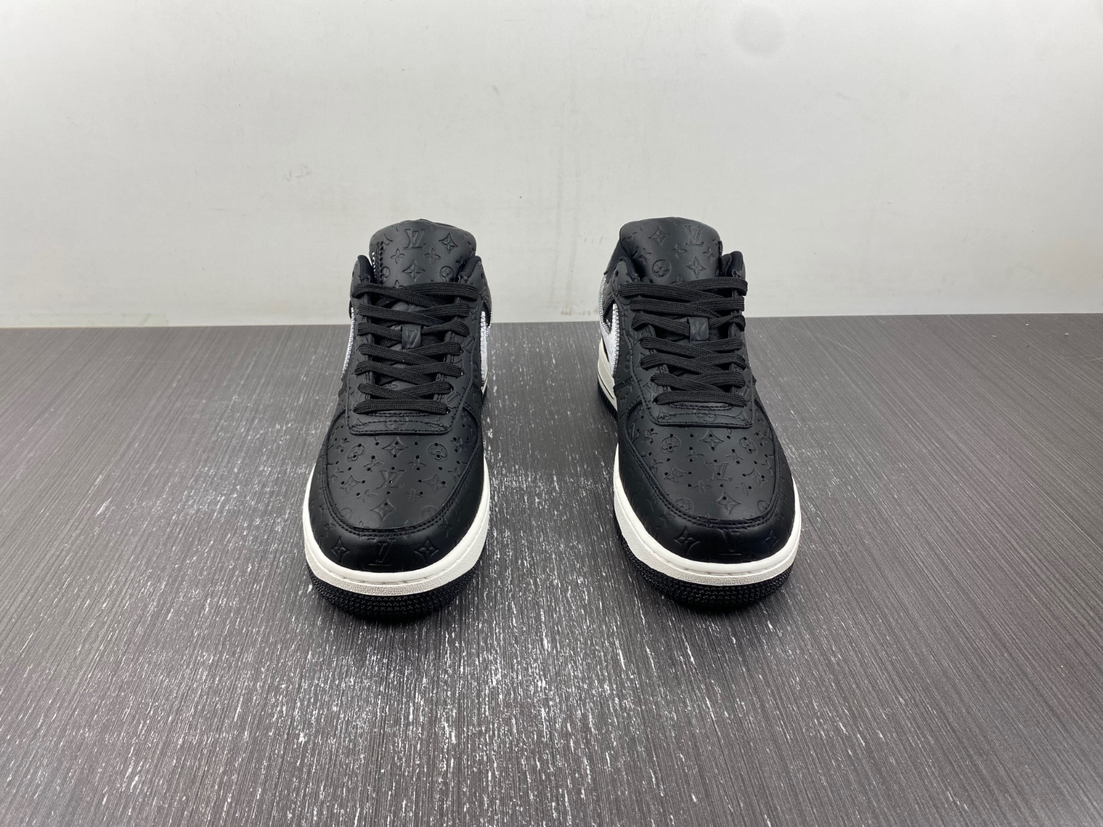 l**isV*t*n x nike air force
