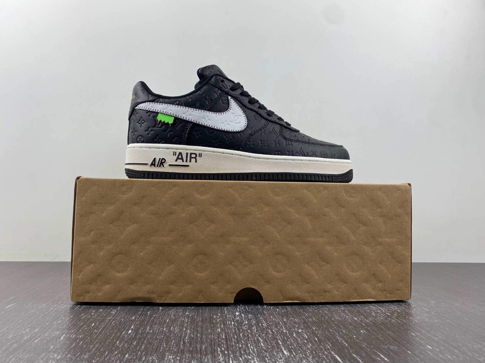 l**isV*t*n x nike air force