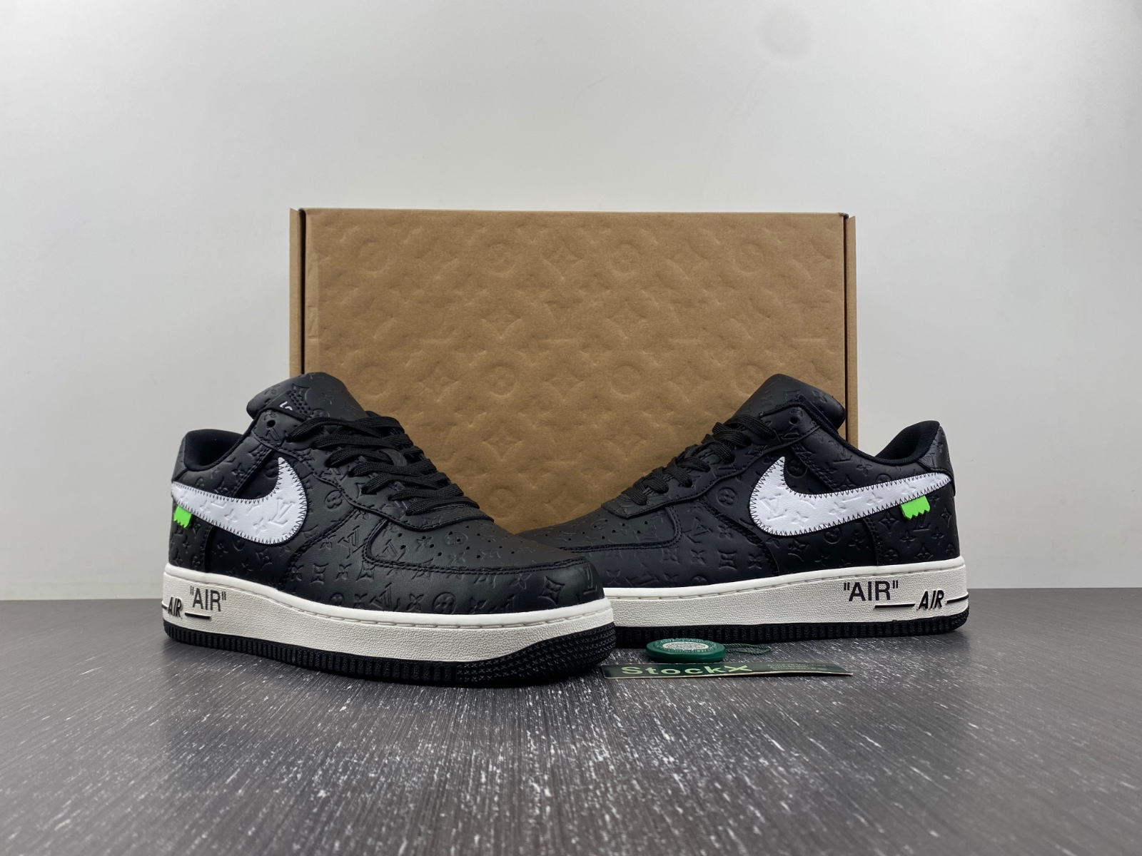 l**isV*t*n x nike air force