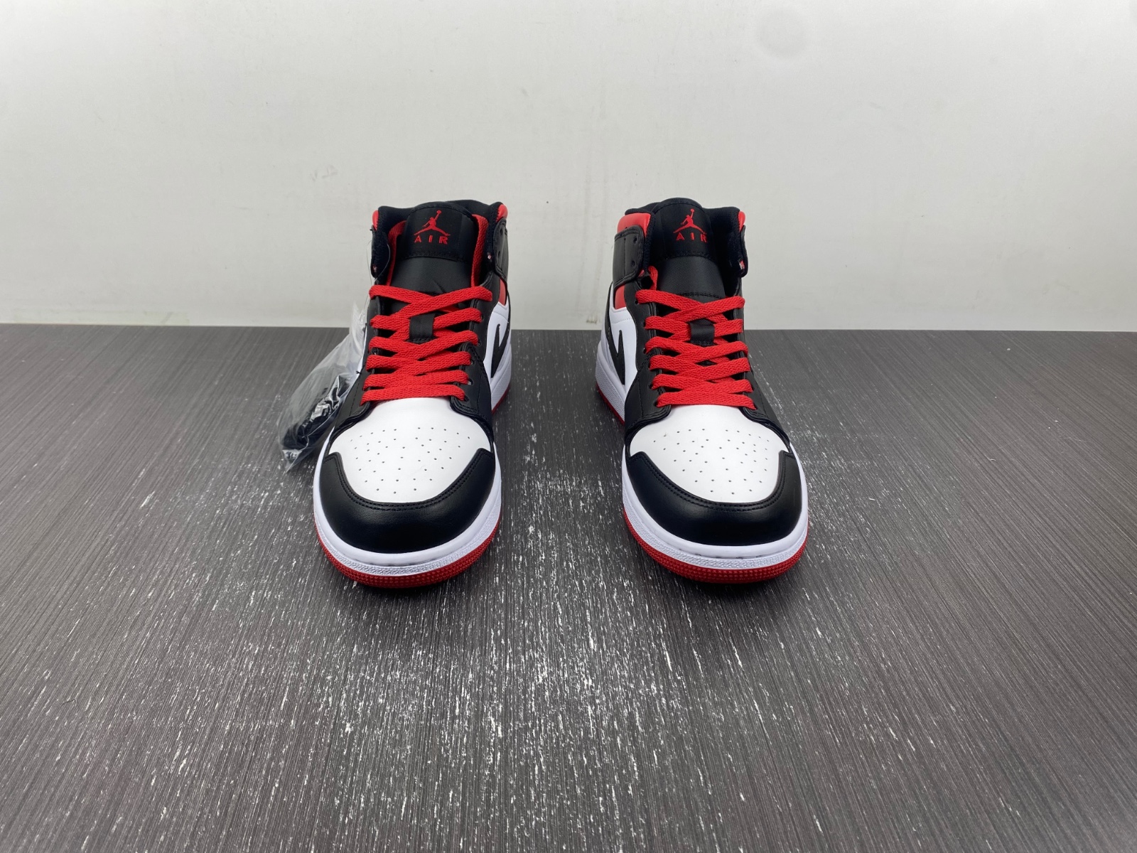AIR JORDAN 1 MID  DQ8426-106