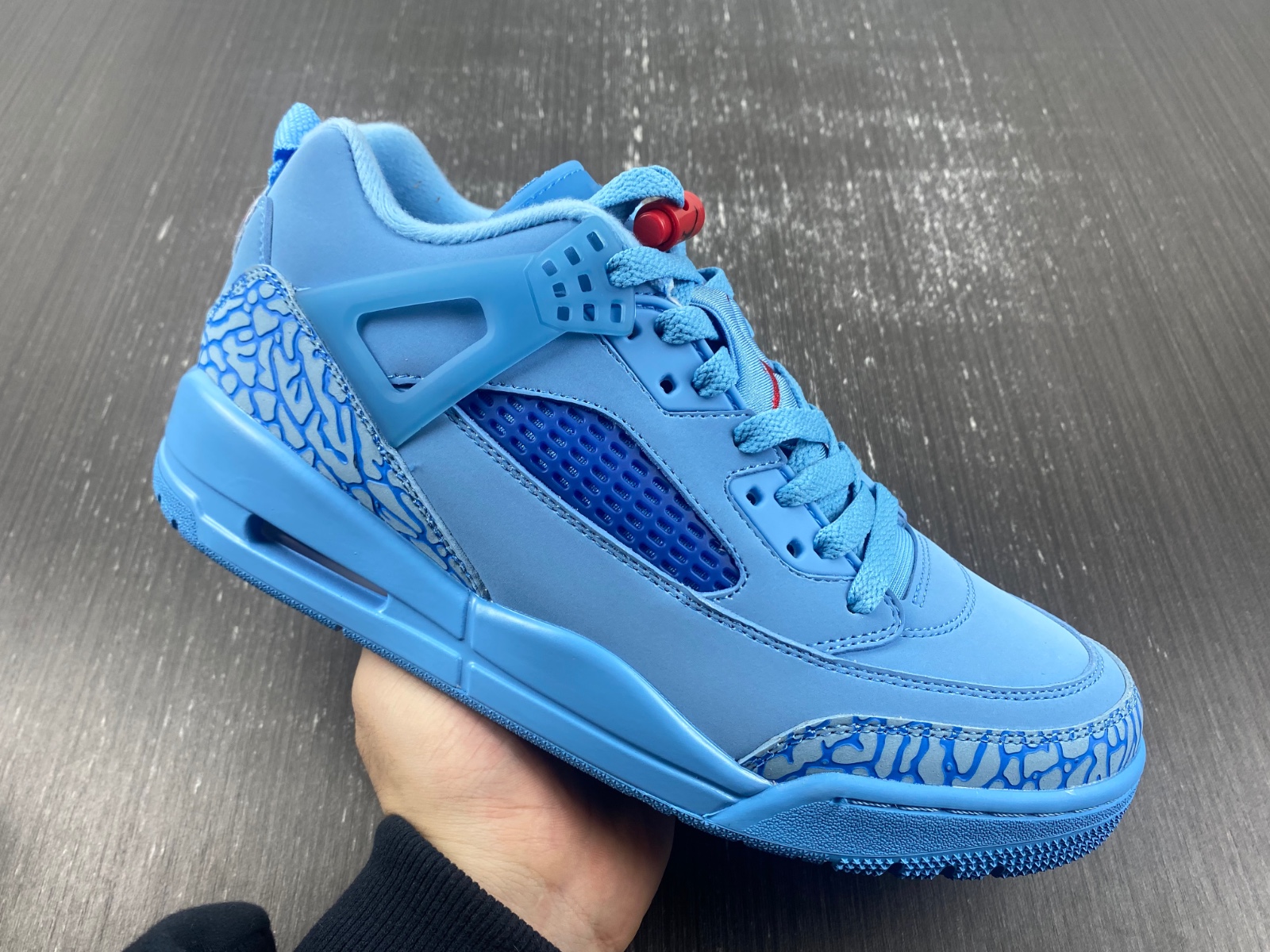 JORDAN SPIZIKE LOW 