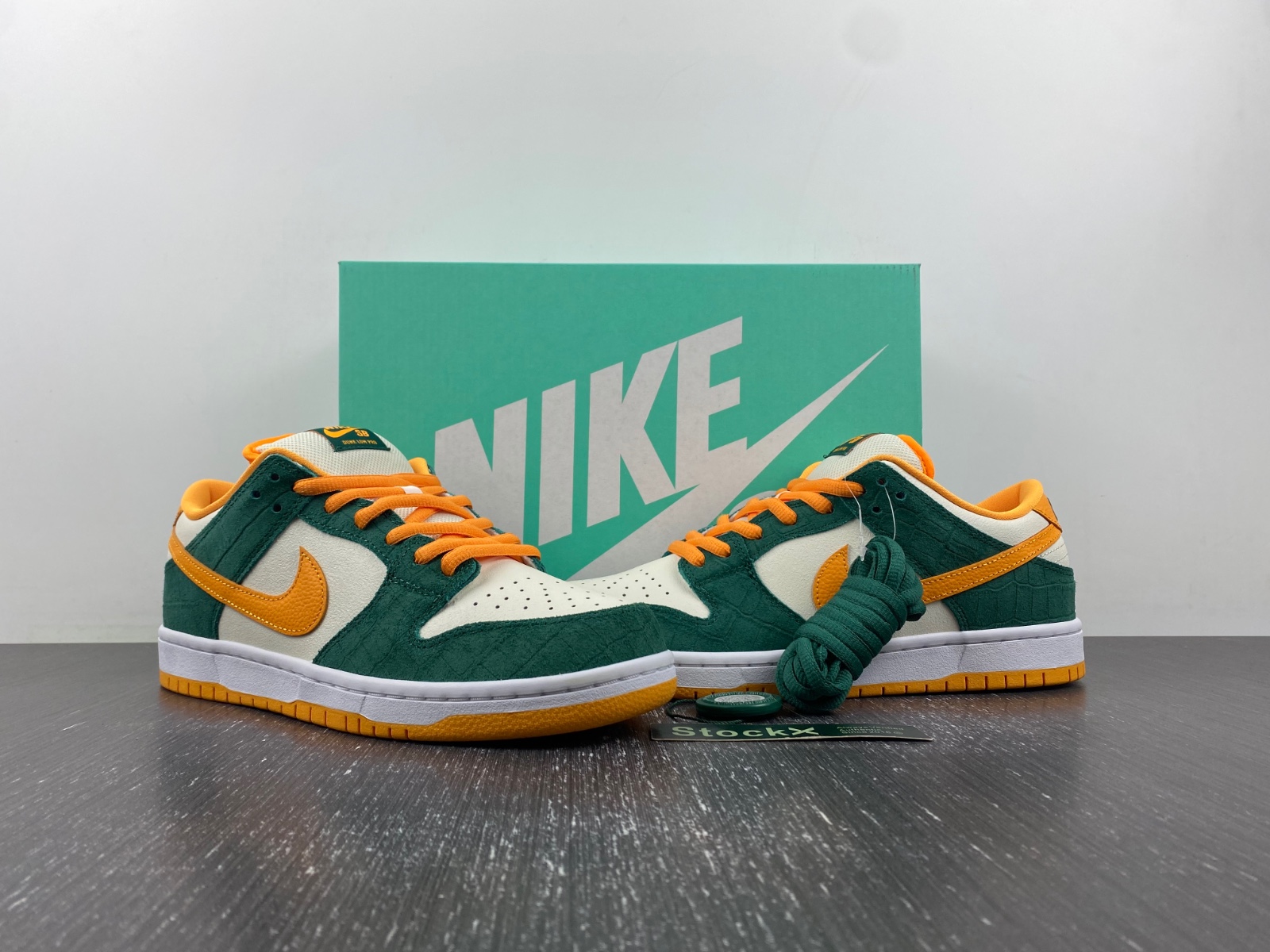Nike SB Dunk Low Pro