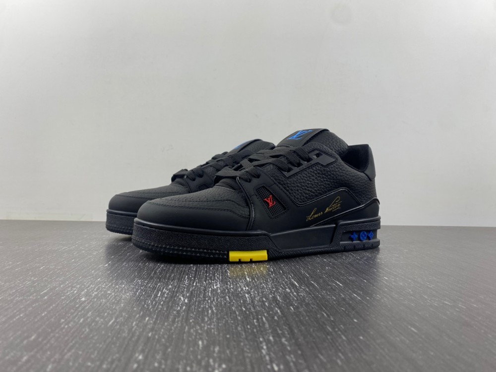 l**is V*t*n trainer black signature