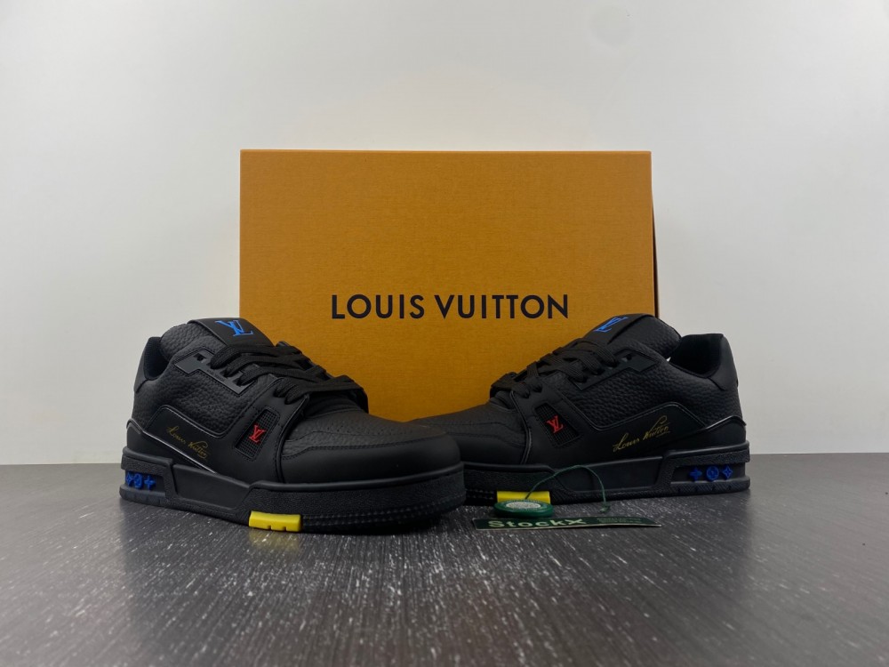l**is V*t*n trainer black signature