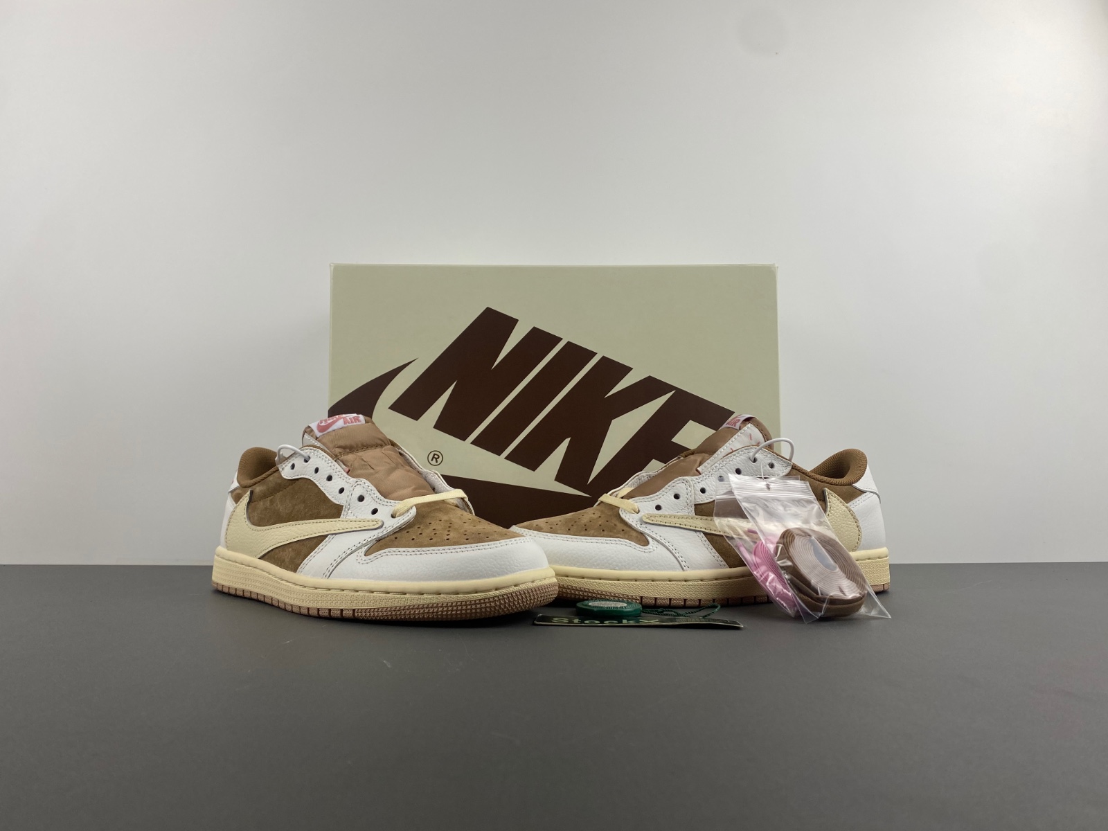 Travis Scott x Jordan 1 Low “Sail Sky Pink” DM7866-106