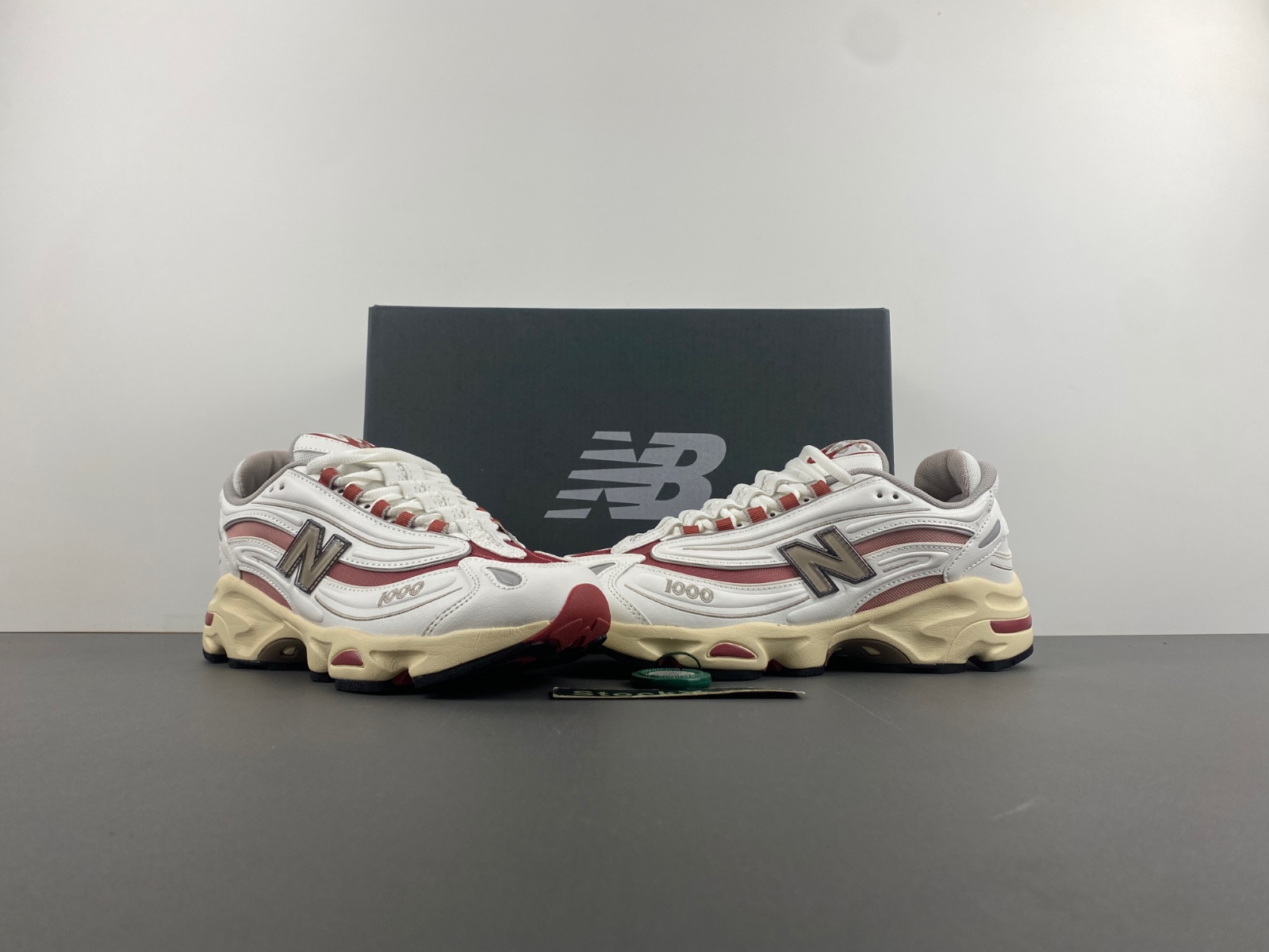 The New Balance 1000