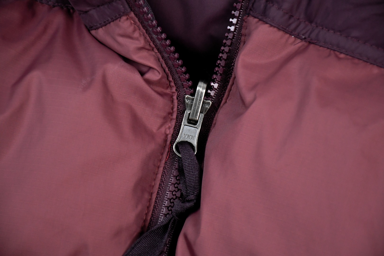 the n0*h f**e t*f  1996 down jacket burgundy