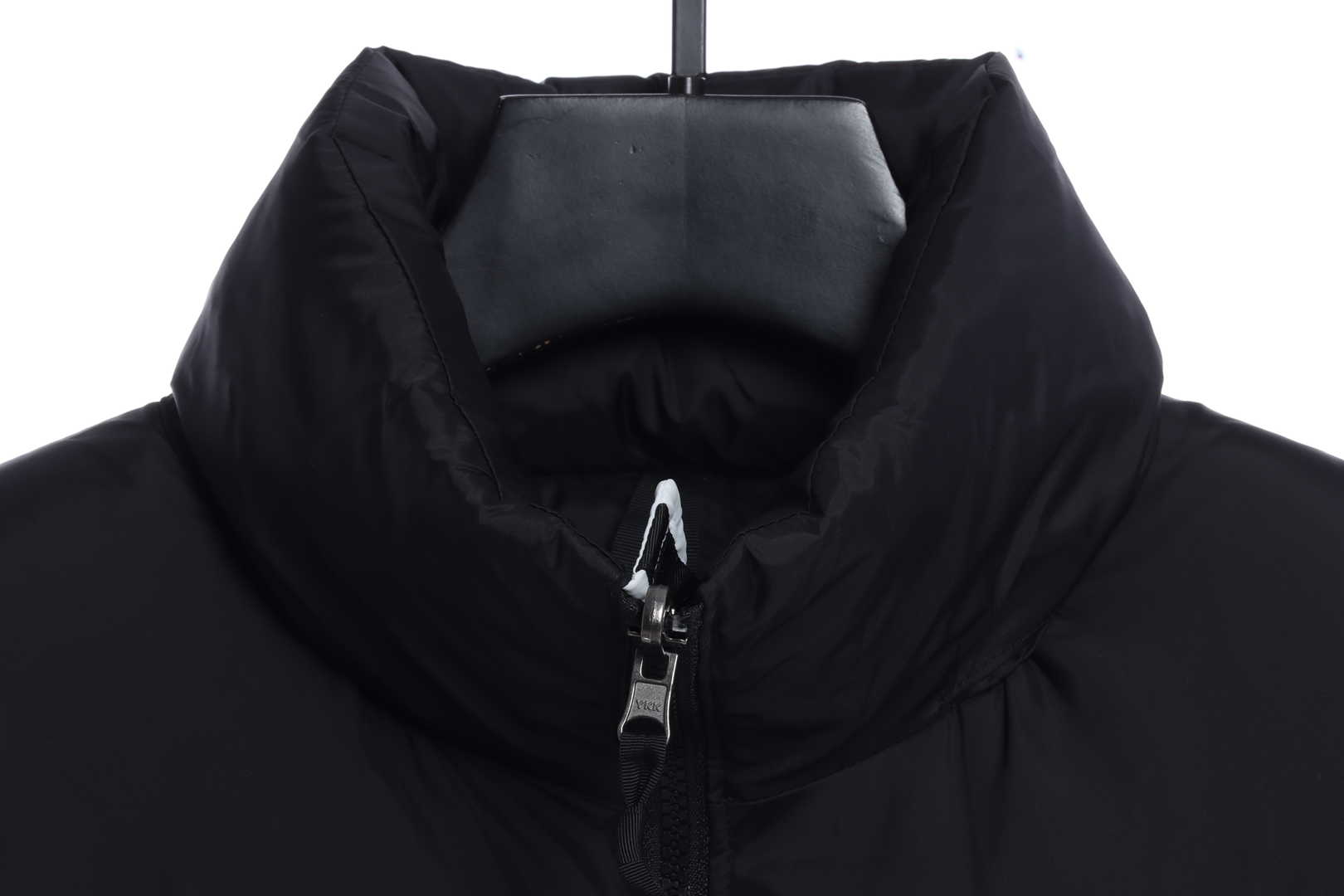 t*f 1996 basic down vest white