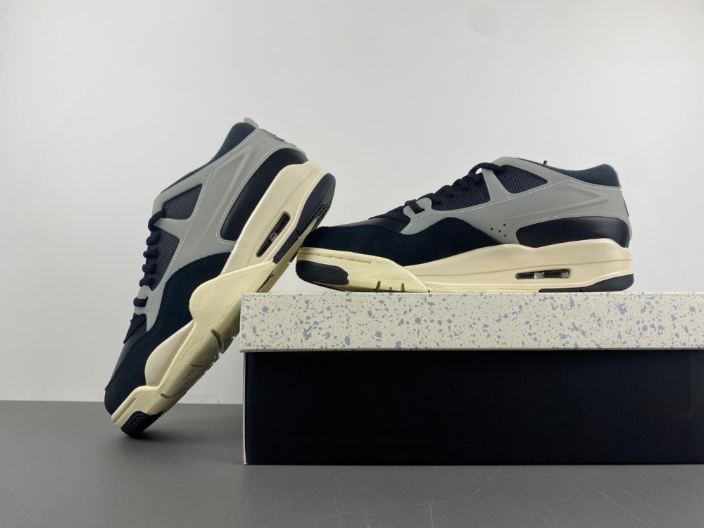 Air Jordan 4 RM “Black Cat” 4 RM FQ7939-006