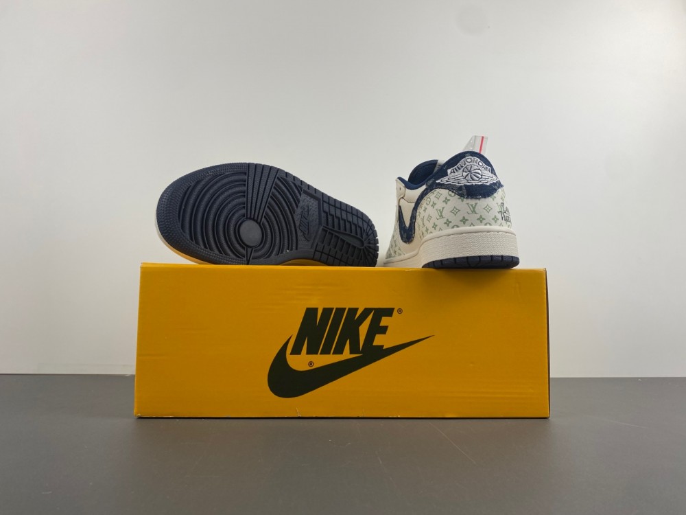 Travis Scott x Air Jordan 1 Low OG