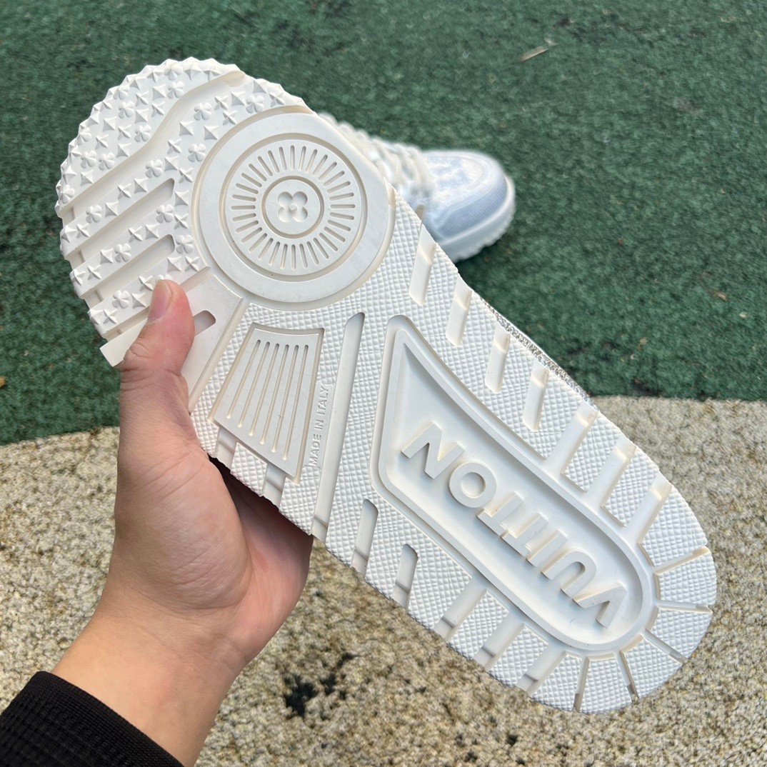 l**is V*t*n trainer maxi sneakers8