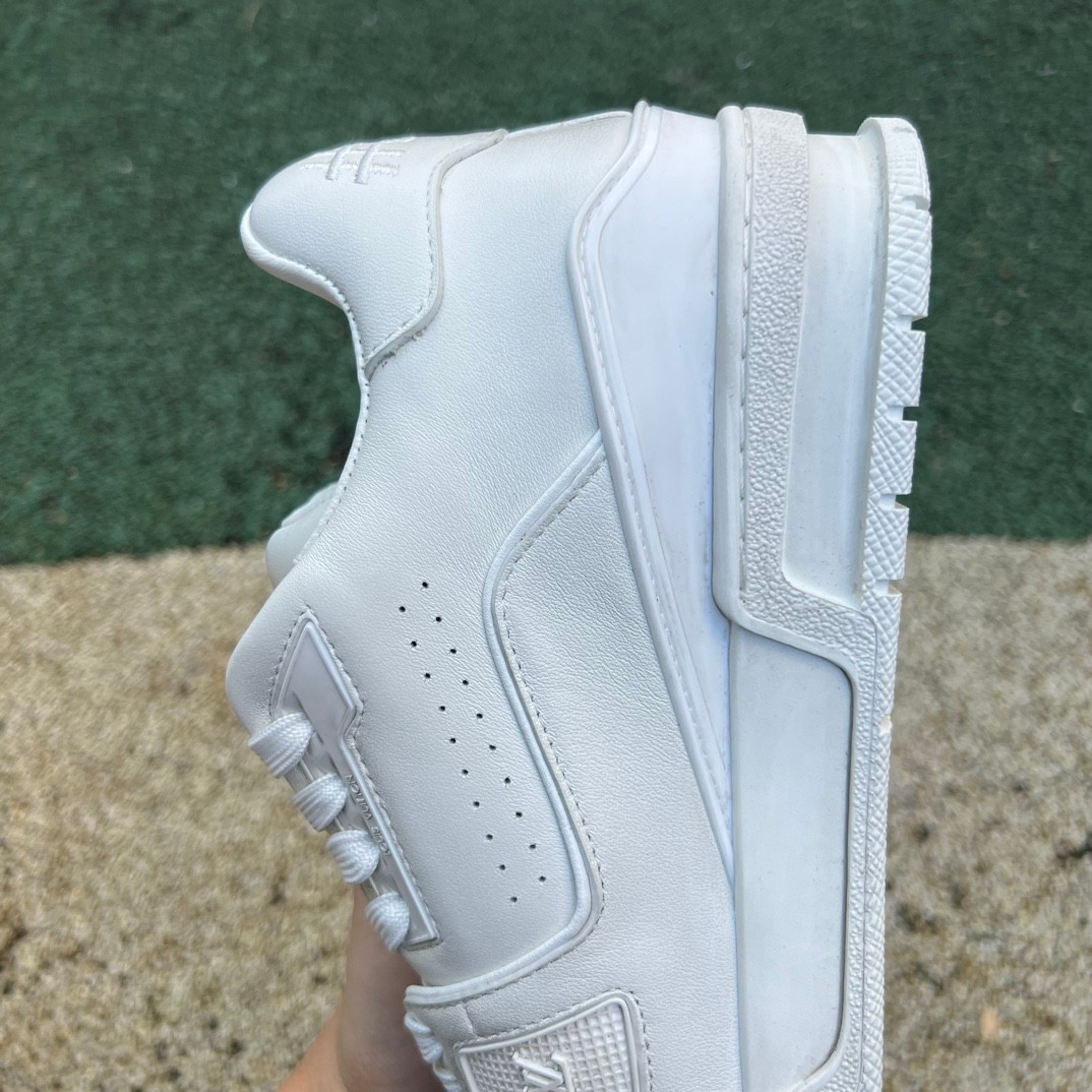 l**is V*t*n trainer sneakers12