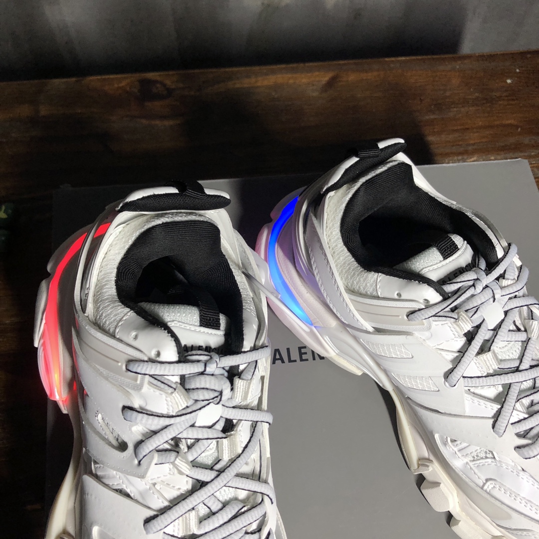 Ba*len*cia*ga track trainer
