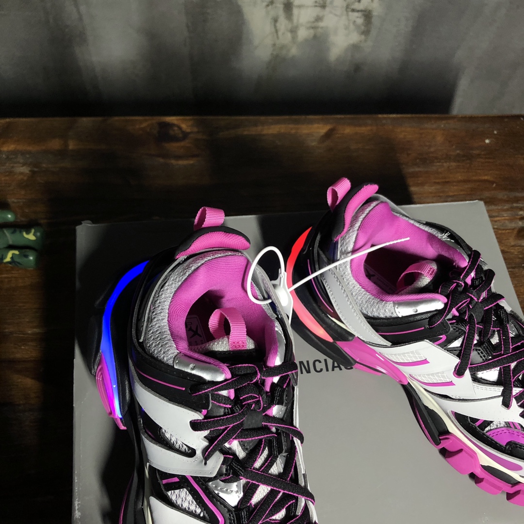 Ba*len*cia*ga track trainer